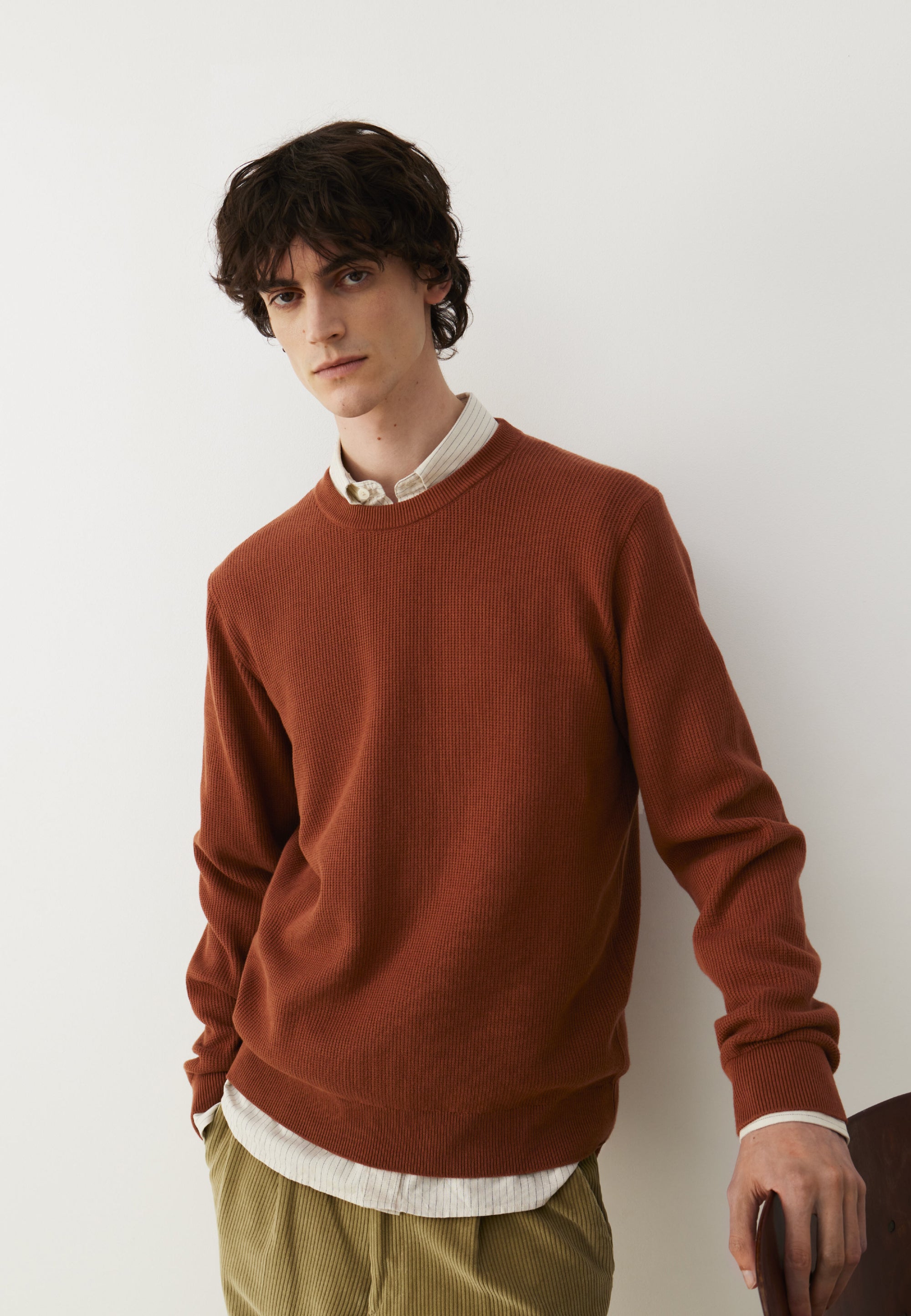 pull texturé terracotta buste