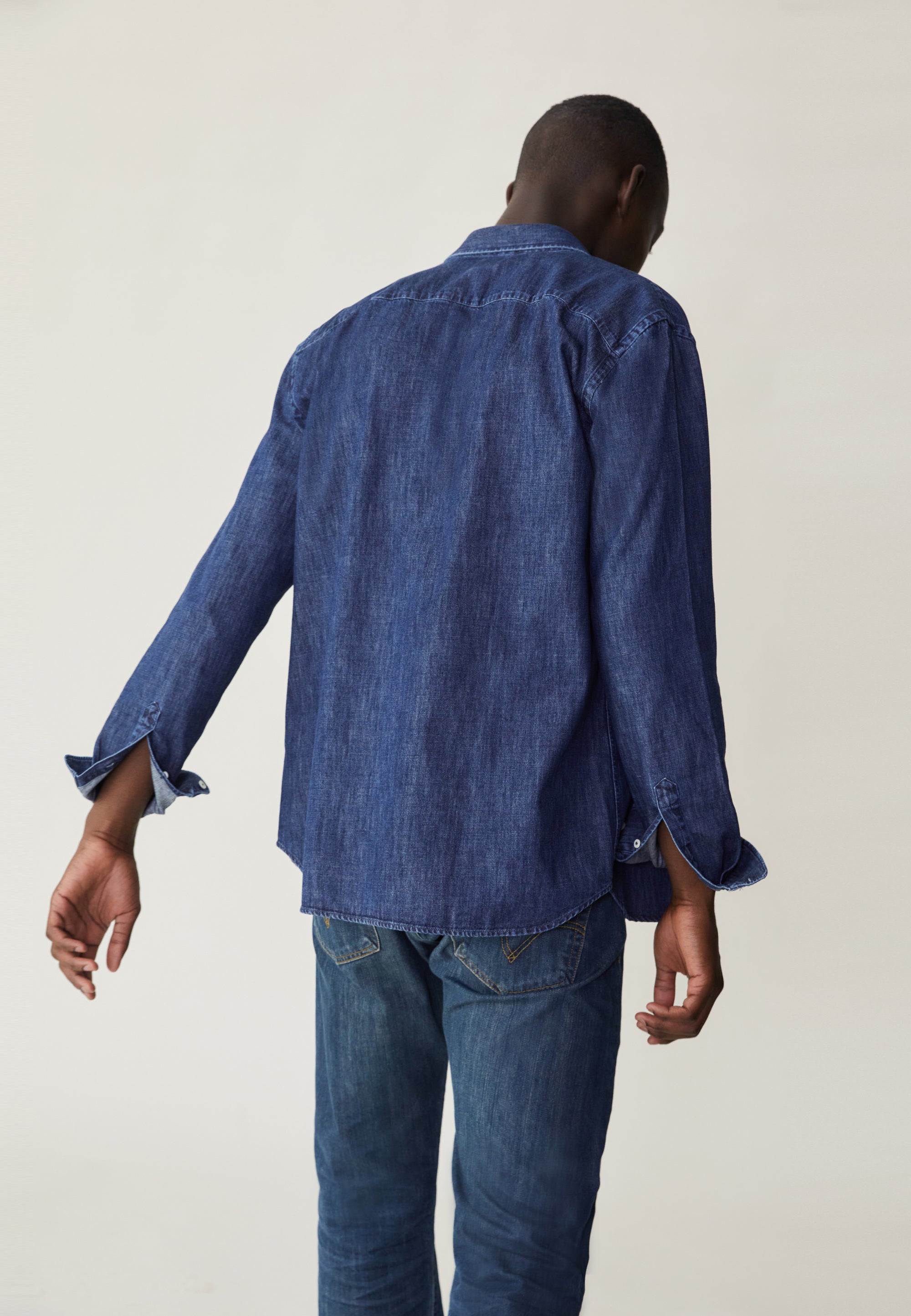 chemise en jean brut dos